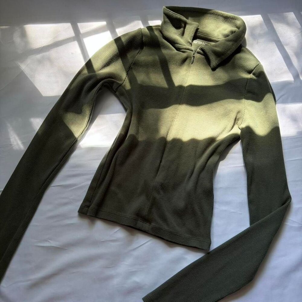 Abercrombie-fitch Women's Green and Khaki Sweatshirt